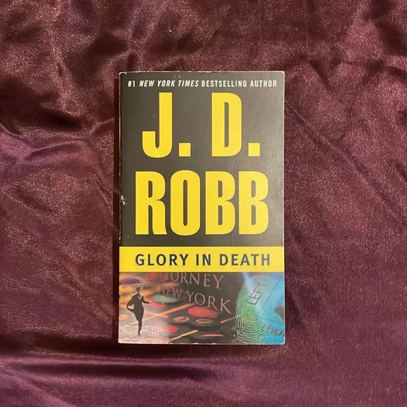 J.D. Robb Book Collection - Picture 2 of 9